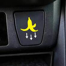 2 miếng dán nút xe hình vỏ chuối vàng! Chỉ dẫn vị trí thùng rác, ngăn hành khách xả rác bừa bãi, thiết kế ngộ nghĩnh, dễ thương tạo thêm nét độc đáo cho nội thất xe. - 2 miếng dán hình quả chuối - Xem 5