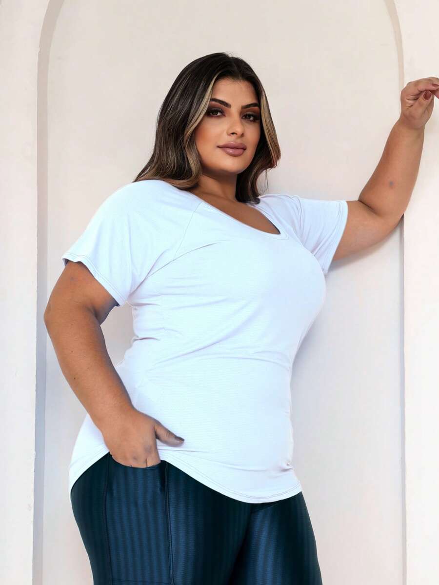 Blusa Plus Size em Tecido Dry Fit Leve Confortável Treino Fitness e Casual Esportiva