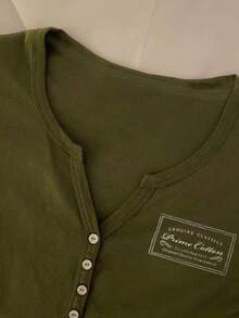 女士军绿色纯棉亨利领T恤，V领纽扣短袖修身款，透气柔软舒适休闲印花上衣，夏季 - 軍綠色 - 查看 4
