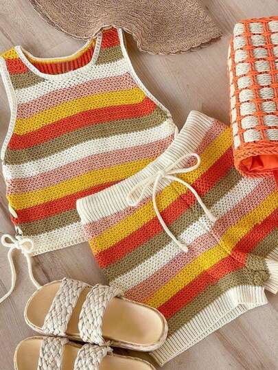 女士春夏时尚：优雅、都市、现代、简约的沙滩度假风条纹撞色无袖针织上衣，侧边系带，搭配抽绳短裤——两件套；夏季两件套，女士夏季穿搭，优雅派对两件套，沙滩两件套，外出穿搭，女士休闲两件套，女士撞色两件套