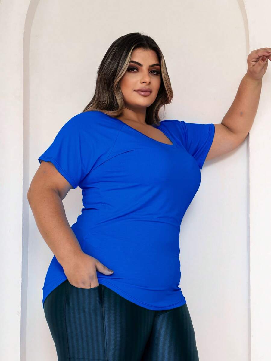 Plus Size Blouse In Lightweight, Comfortable Dry Fit Fabric For Workouts, Fitness, And Casual Sportswear - 比克藍 - 查看 1