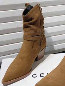 Botas de tobillo con tacón grueso y punta puntiaguda, estilo coreano para primavera/otoño 2025. Botas vaqueras occidentales vintage de ante plisado y holgadas para mujer - Marrón - Ver 5