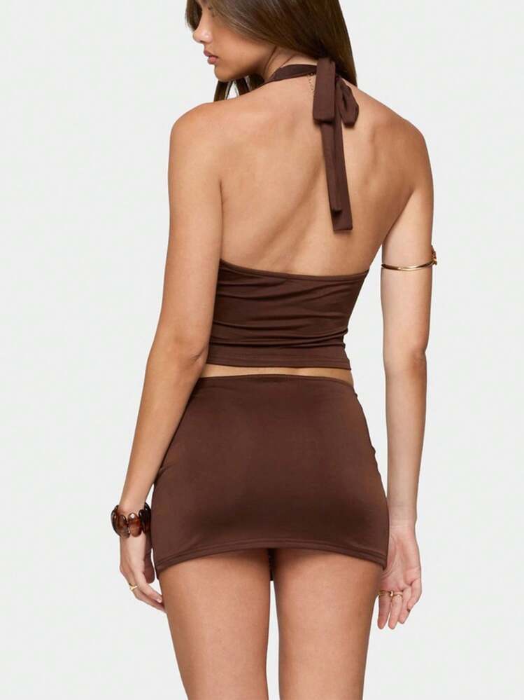 LUNA Top de cuello halter para mujer con lazo en la espalda y diseño de hebilla de metal en el escote, chaleco sin mangas que se adapta al cuerpo y acentúa maravillosamente las curvas, perfecto para fiestas de vacaciones de verano. - Marrón oscuro - Añade 2