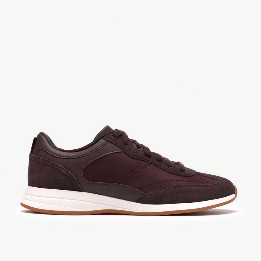 Clarks Cloford Lo - Brown - View 1