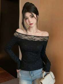 Camiseta de manga larga con hombros descubiertos, encaje, lunares y adornos de strass, elegante y estilizadora para mujeres - Negro - Ver 4