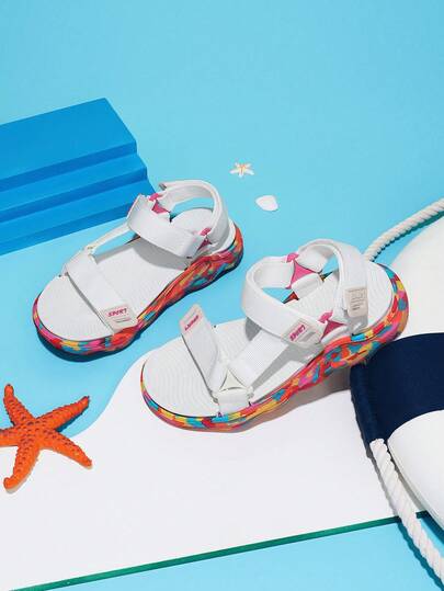 女童夏季休闲沙滩运动凉鞋，纯白色编织带，时尚双钩环可调节防滑耐磨双层鞋底，适合日常穿着和海滩活动
