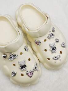 14 piezas Accesorios de lujo estilo Y2K para decorar zapatos: corona de oso plateada, dijes de resina, adornos con strass y lazos, hebillas para zuecos, clips con forma de corazón, decoraciones para sandalias, bolsas de playa y talla grande. Ideal para regalos de Navidad, Halloween, cumpleaños y fiestas. - Multicolor - Ver 10