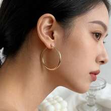 1pair Classic Large Hoop Earrings, Fashionable Minimalist Design, Versatile Circle Earrings Suitable For Daily Wear - Gold - View 6