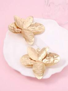 1 Pair Minimalist Fashionable Asymmetrical Exaggerated Metal Flower Stud Earrings For Women, Design - Flowers - View 3