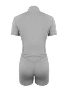 LovelyWholesale Bộ đồ tập yoga nữ kiểu dáng thường ngày, áo ngắn tay cổ đứng có khóa kéo và quần short, trang phục thể dục mùa hè thanh lịch. - Màu Xám nhạt - Xem 7