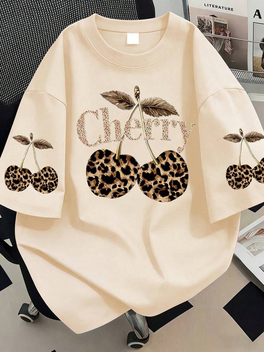 大码女式夏季T恤，豹纹樱桃图案，休闲宽松短袖上衣，适合返校季，也适合新年、节日、日常穿着、外出、海滩、派对、学校、音乐节、度假、通勤等各种场合。适合夏季假期、海滩、度假、春季、情人节、狂欢节、母亲节礼物；送给妈妈的礼物 - 杏色 - 查看 1