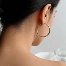 1pair Classic Large Hoop Earrings, Fashionable Minimalist Design, Versatile Circle Earrings Suitable For Daily Wear - Gold - View 11