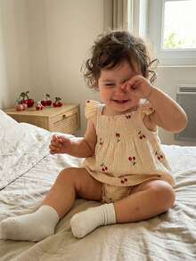Conjunto de 2 Piezas para Niña Pequeña, Top con Cuello Cuadrado, Mangas Volantes y Estampado de Cerezas + Shorts - Amarillo - Ver 5