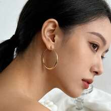 1pair Classic Large Hoop Earrings, Fashionable Minimalist Design, Versatile Circle Earrings Suitable For Daily Wear - Gold - View 2