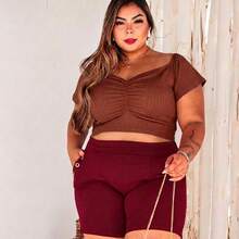 CROPPED PLUS SIZE COM DETATALHE FRANZIDO FRONTAL - Marrom - Visão 2
