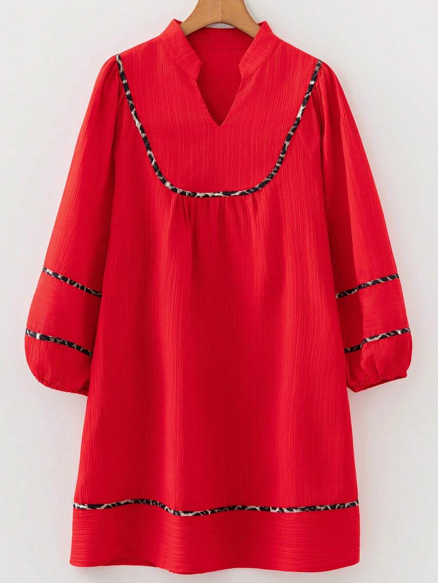 Đầm ngắn tay dài dáng suông cổ chữ V, chất liệu vải dệt họa tiết da báo, viền tương phản, thích hợp cho mùa xuân. - Đỏ - Xem 1