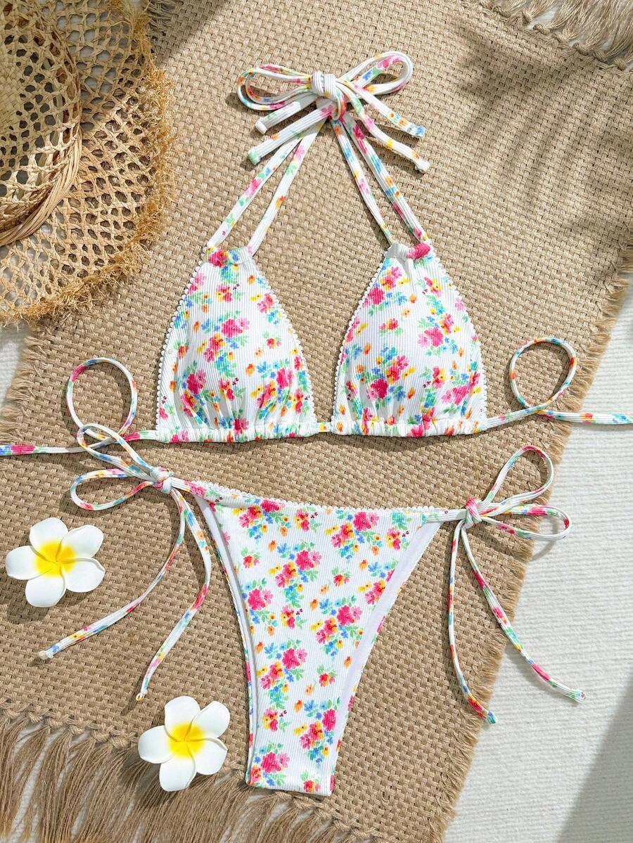 白色底粉色碎花吊带比基尼套装，露背系带设计，甜美女孩沙滩泳装 - 彩色 - 查看 1