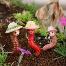1 peça de decoração de jardim com uma família de minhocas fofas usando chapéus de palha, estátua mágica de resina em 3D para micro paisagem de jardim, decoração de jardim com aroma de terra da primavera, presente original, adequado para quintal, gramado, vaso de plantas, decoração externa, acessório para bonsai, presente de Dia dos Namorados - Minhocas em três - Ver 11
