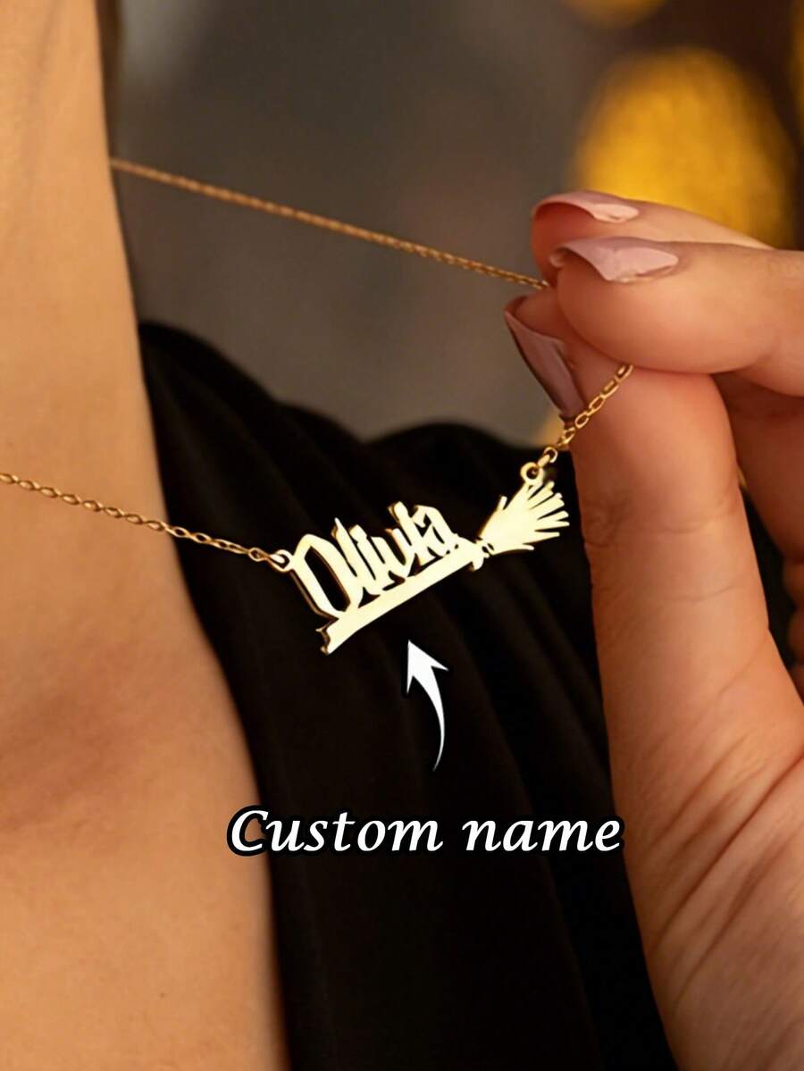 1pc Personalized Magic Broom Name Necklace, Creative Broom Necklace, Witch Necklace, Funny Name Necklace, Unisex Necklace, Fashion Jewelry, Couple Necklace, Suitable For Daily Wear And Gift Giving, Applicable For Birthday, Anniversary, Ramadan, Valentine's Day, Mother's Day, Back To School Season And More