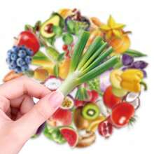 56张新鲜蔬果贴纸 - 防水PET材质，色彩鲜艳的水果蔬菜图案，适用于笔记本电脑、水瓶、行李箱和日记本，是美食爱好者和健康人士的理想之选，可为个人物品增添清新活力，并打造厨房或备餐区的主题DIY装饰。 - 1 Set - 查看 6