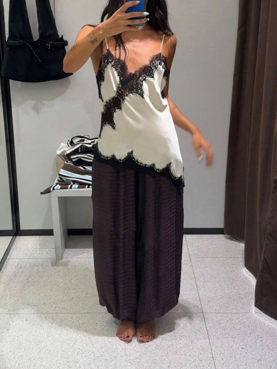 Women Satin Tops Y2K Lace Trim Camisole Asymmetrical Hem V-Neck Patchwork Tank Tops Spaghetti-Strap Backless Crop Tops Elegant Fashion Loose Cami Shirt Summer Blouse For Streetwear - 黑與白 - 查看 1