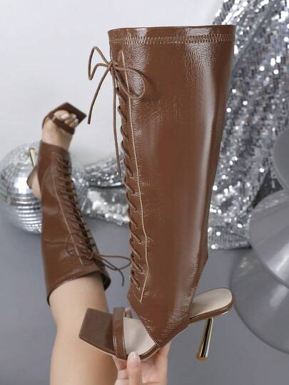 Eleganta pendlingsandaler med hög klack och design med ett band för kvinnor