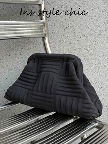 This Fashionable And Minimalist Clutch Bag Features A Solid Color Design With A Snap Closure. The Spacious Interior Can Accommodate Daily Essentials Such As Keys, Lipstick, And Cosmetics. Suitable For Shopping, Outings, Dates, Business Trips, Travel, Parties, And Daily Commuting. - Black - View 2