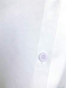 Blusa blanca semitransparente casual de talla grande para mujer, hecha de tela de poliéster suave, cómoda y ligera con un poco de elasticidad, corte holgado, adecuada para usar en primavera/verano o como capa. Nota: por favor, use ropa interior de color piel, también es adecuada para uso diario, oficina, trabajo y vacaciones. - Blanco - Ver 5