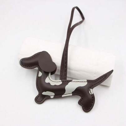 时尚可爱卡通腊肠犬皮革吊坠，高端手提包挂饰，钥匙扣，装饰吊坠，完美生日礼物，新年礼物，旅行包挂饰，皮革包包挂饰，包包吊坠，包包链，包包挂饰，包包装饰钥匙扣，包包配件，情人节礼物，母亲节礼物