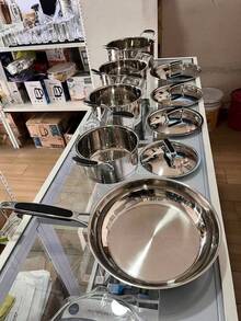 batería de cocina de 9 piezas de acero inoxidable de alta calidad , 4 ollas con tapa  y 1 sarten, material resistente y duradero, compatible con todas las fuentes de calor incluyendo inducción - Plateado - Ver 4