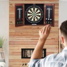 Juego de Tablero de Dardos y Gabinete Oculto de Tamaño Oficial, Paquete Listo para Jugar, con Punta de Acero, Fácil Montaje, con Todos los Accesorios, Perfecto para Juegos Cricket, 45 x 3,8 cm - 45 x 3,8 centímetros - Ver 9