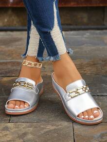 大码女式夏季新款时尚休闲银色金属扣环链条圆头露趾坡跟厚底一脚蹬凉鞋，适合日常、度假、海滩穿着，轻便舒适。 - 銀色 - 查看 5