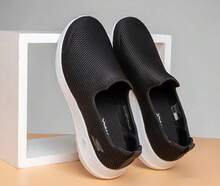 Skechers 男士新款透气网面鞋，耐穿软底运动鞋 - 黑與白 - 查看 1