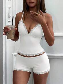 Conjunto de 2 piezas de top de camisola con escote en V de encaje y shorts de encaje suave para mujer en verano - Blanco - Ver 1