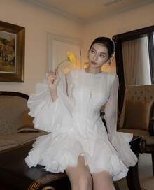 Nuevo vestido de manga larga con botones de estilo primavera/otoño, diseño exclusivo con estampado abultado y volantes para un aspecto estilizador - Blanco - Ver 8