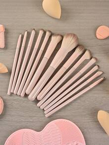 38件套专业化妆刷套装，包含柔软刷毛的化妆工具，包括化妆海绵、粉扑、硅胶化妆刷清洁垫、粉底刷、眼影刷、晕染刷和眉刷。 - 粉色 - 查看 3