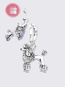 这款原创设计的金色银色吊坠，以栩栩如生的精准度捕捉了从活泼的贵宾犬到忠诚的金毛寻回犬等热门犬种的独特细节。每款吊坠均采用安全通用的搭扣设计，可轻松搭配手链、项链和手镯。 - 金銀色 - 查看 5