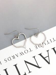 1 Pair Minimalist Geometric Hollow Heart Dangle Earrings - Silver - View 2