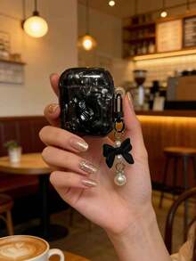 1pc Black Shell Texture IMD Earphone Soft Case, Compatible With AirPods 1/2, Pods2/Pods3/Pods Pro/Pods Pro2, Paired With Black Bow, Small Pearl, Heart-Shaped Handmade Pendant - Black - View 5