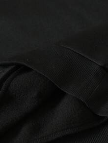 Disney Lilo & Stitch Retro Vinyl Record Player Music Pullover Comfortable Print Young Girls' Long Sleeve Sweatshirt, Suitable For Autumn/Winter, Lightweight And Cozy, Great For Layering In Fall, Fashionable Casual Wear, Graphic Design, Back To School Season, Autumn, Back To School Party, Suitable For Outdoor Picnic, Street Photography, Home, Campus, Holidays, New Year Gift - màu đen - Xem 6