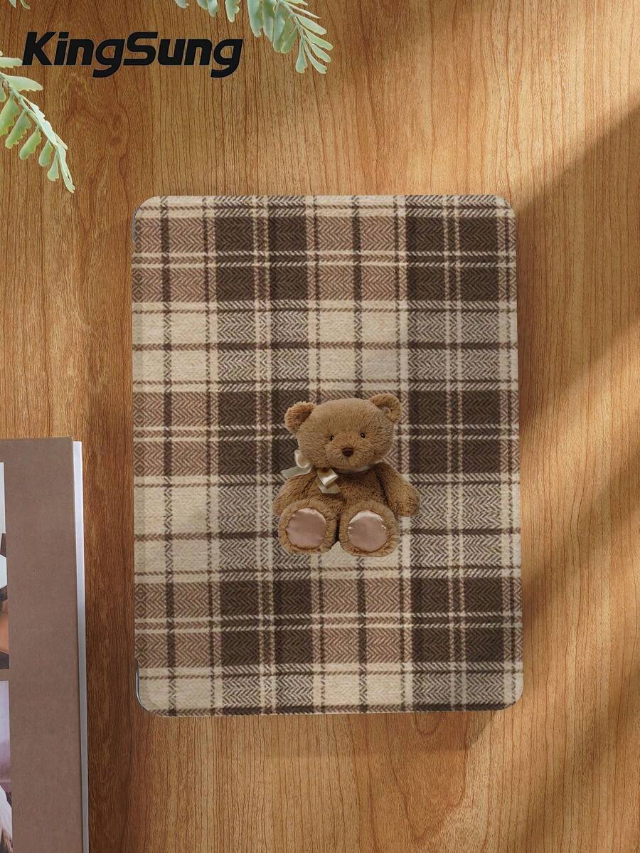 Kingsung Teddybär & Strickmuster Tablet Schutzhülle, geeignet für 9,7/10,2/10,5/10,9/12,9 Zoll Pro 11 Zoll, 10. Generation, Galaxy Tab S6 Lite 10,4 Zoll, Kindle Paperwhite 12. Generation 2024, Kindle (11. Generation) 2022, Clara Colour, weich stoßfest, Smart Stand/Auto Wake/Sleep