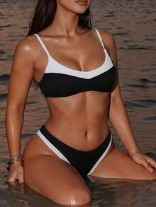 Bộ bikini hai mảnh mùa hè thanh lịch dành cho nữ, phối màu đen trắng tương phản, dây đeo có thể điều chỉnh, thiết kế buộc phía sau, chất liệu vải có họa tiết, thích hợp cho kỳ nghỉ biển. - Đen và trắng - Xem 5