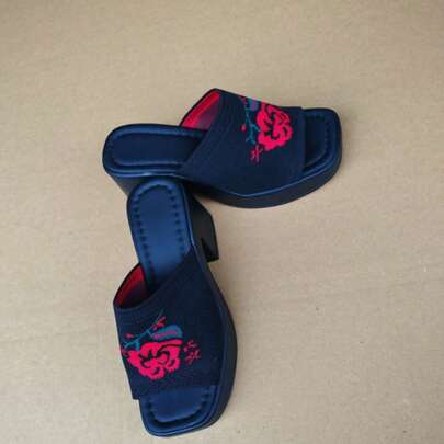 1 Pair Tropical Print Casual Beach/Street Cute Embroidered Floral High Heel Sandals, Suitable For Beach, Holiday, Outdoor, Home, All Seasons