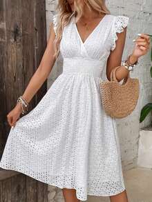 Women's White V-Neck Dress - Jacquard Hollow Ruffled Waist Cinched, French Gentle Style Summer Slim A-Line Midi Dress - trắng - Xem 4