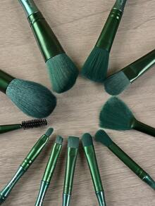 34件套专业化妆刷套装，包含柔软刷毛的化妆工具，包括化妆海绵、粉扑、硅胶化妆刷清洁垫、粉底刷、眼影刷、晕染刷和眉刷。 - 綠色 - 查看 5