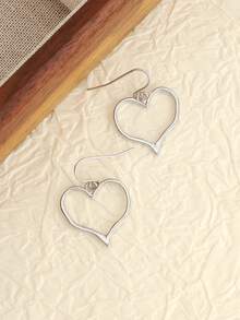 1 Pair Minimalist Geometric Hollow Heart Dangle Earrings - Silver - View 1