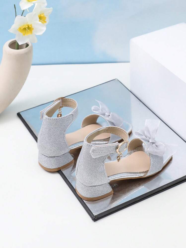 1 Pair 2026 Children Princess Style Chunky Heel Sandals, Also Available In Adult Size. Features: Glitter Material Upper, Mesh Bow Decor, Open Toe Design + Ankle Strap For Secure Fit And Easy On/Off. Chunky Heel Provides Both Fashion And Stability, Suitable For Children's Daily Wear Or Events. - Silver - View 1