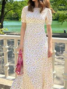 新款时尚数码印花牛奶丝面料连衣裙，凉爽面料，适合约会、居家、度假、露营、海滩、摄影、跳舞、派对、购物等场合，百搭休闲碎花短袖连衣裙，优雅舒适的面料，夏季白色连衣裙 - 白色 - 查看 3