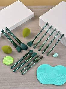 34件套专业化妆刷套装，包含柔软刷毛的化妆工具，包括化妆海绵、粉扑、硅胶化妆刷清洁垫、粉底刷、眼影刷、晕染刷和眉刷。 - 綠色 - 查看 2