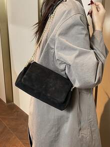 New Autumn/Winter Solid Color Suede Simple Shoulder Bag, Classic Versatile Flap Gold Chain Crossbody Bag For Women, Suitable For Shopping, Wallet, Young Ladies, College Students, Newlyweds, Office Workers. Ideal For Office, School, Work, Business, Commuting, Outdoor Activities, Travel, Going Out And Other Occasions. - Black - View 3